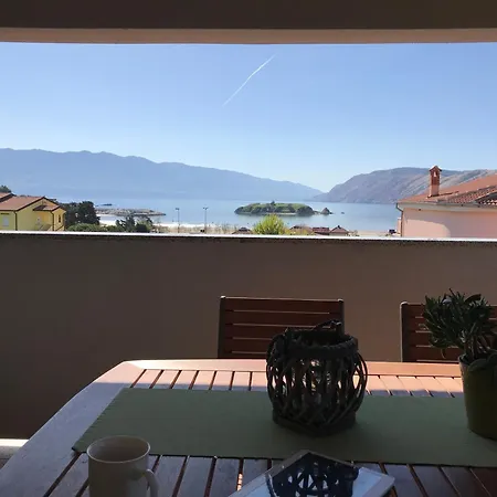 Paradise-lopar Apartment