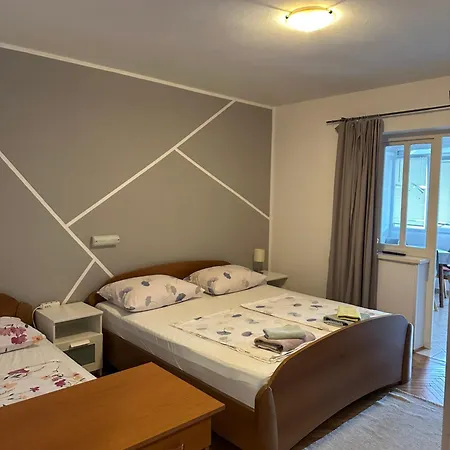 Paradise-lopar Apartment *